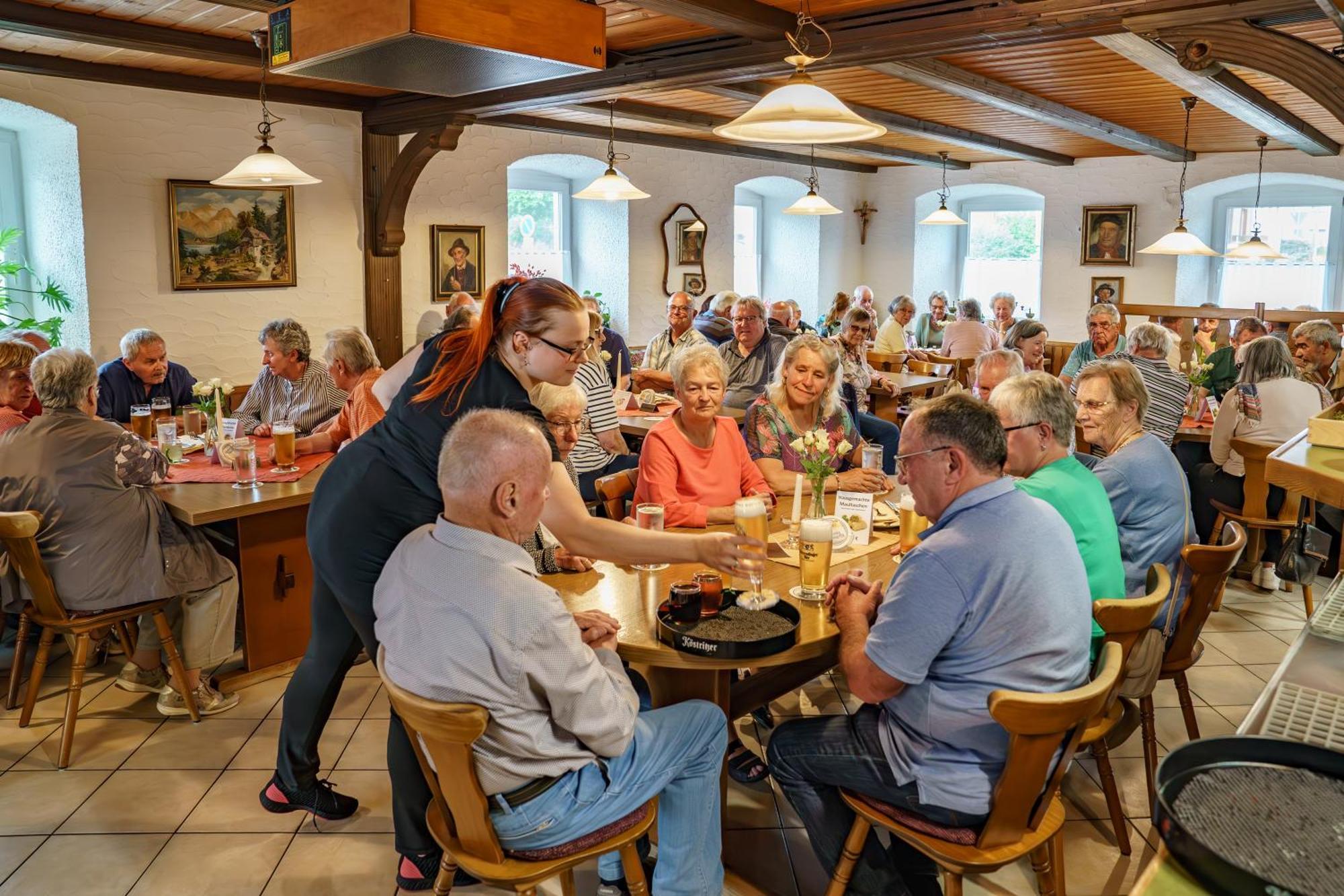 Landgasthof Ochsen Neresheim Buitenkant foto